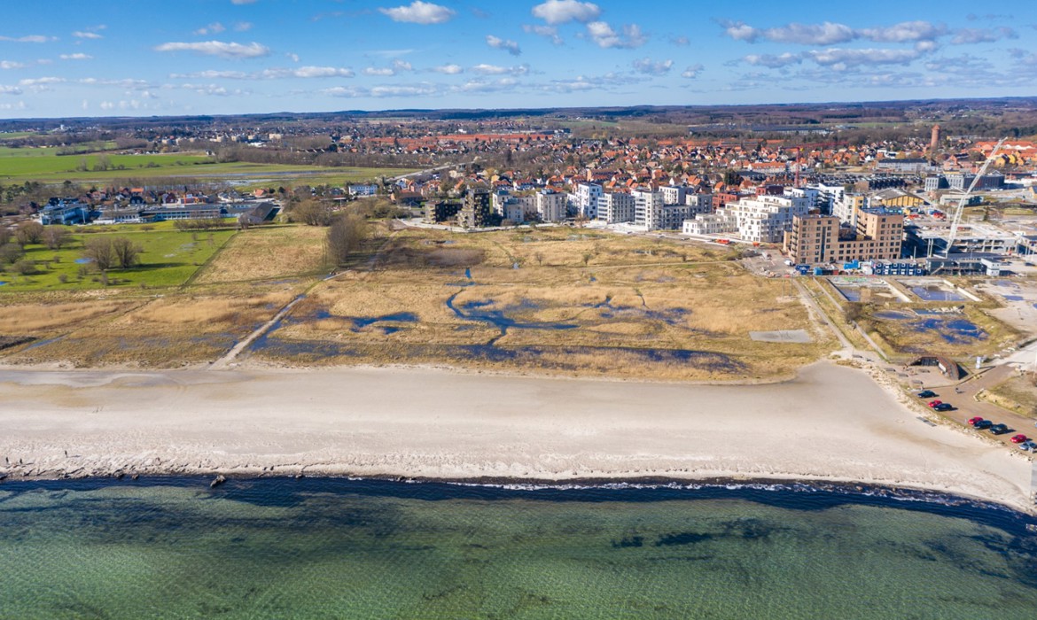 Dronebillede af Søndre Havn og stranden