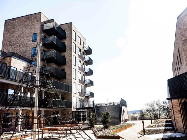 Skibet set fra gården