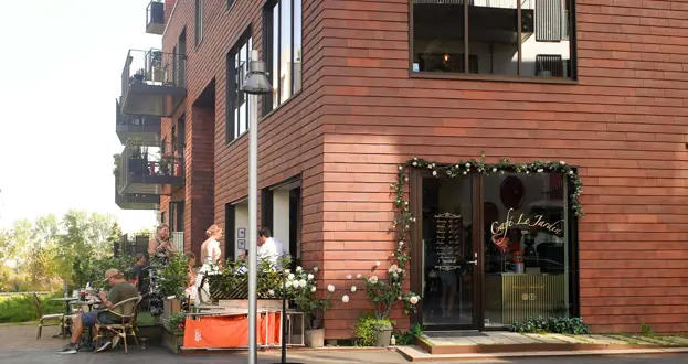 Le Jardin med gæster