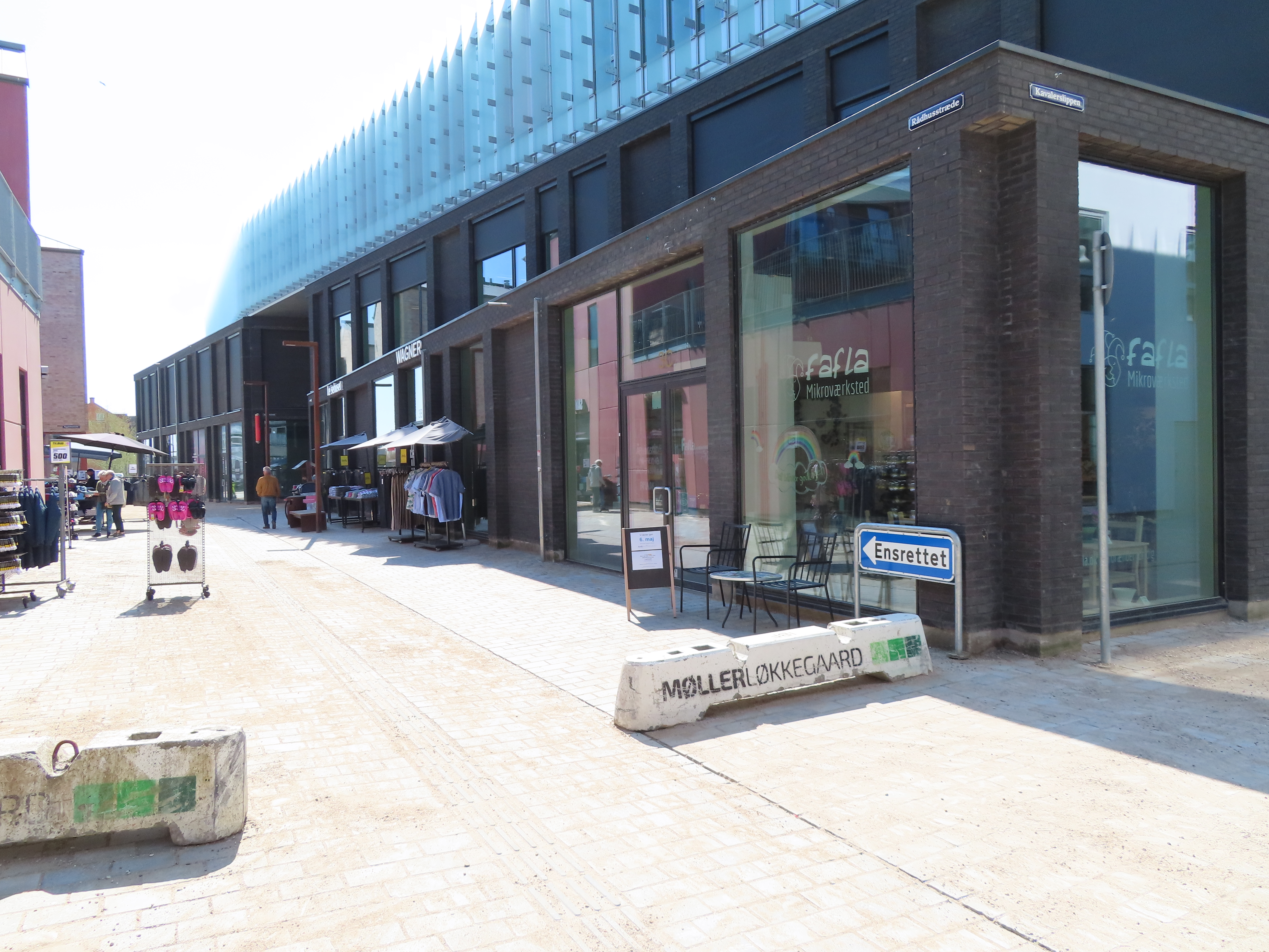 Ny belaegning i Straedet - med Raadhuset Pressefoto